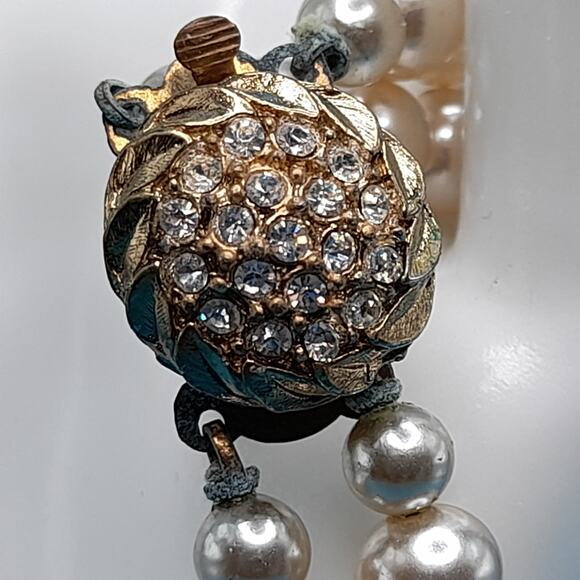 Vintage Glass Pearl Bracelet, Rhinestone Clasp, 1950s Jewelry - Picture 6 of 10
